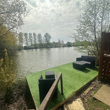 Rudd Lake Luxury Lakeside Lodge With Fishing & Hot Tub@Tattershall Εξωτερικό φωτογραφία