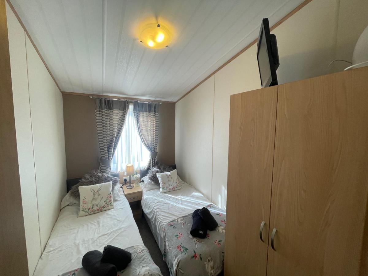 Rudd Lake Luxury Lakeside Lodge With Fishing & Hot Tub@Tattershall Εξωτερικό φωτογραφία