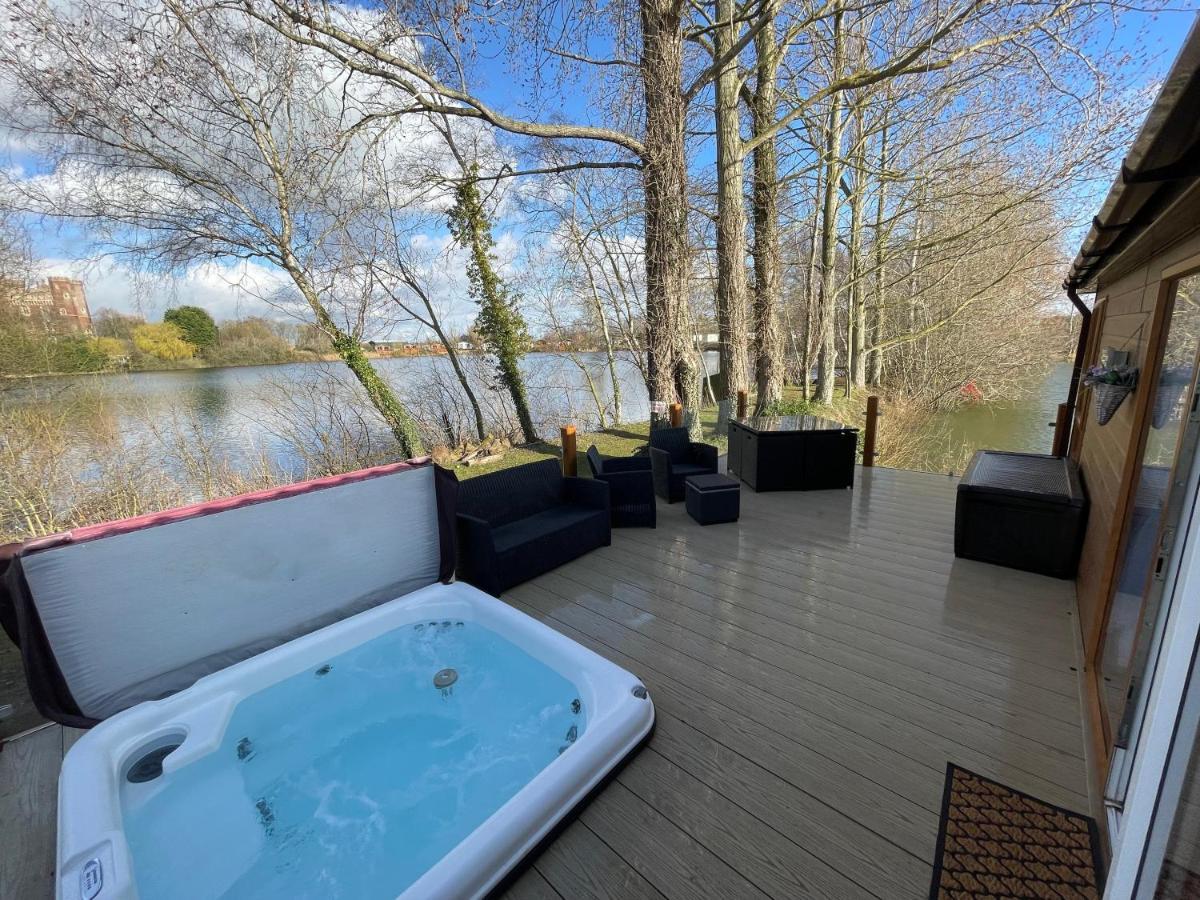 Rudd Lake Luxury Lakeside Lodge With Fishing & Hot Tub@Tattershall Εξωτερικό φωτογραφία